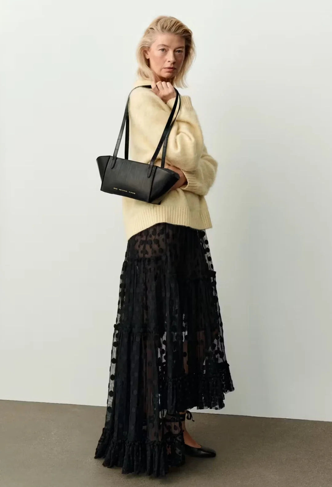 Elongated Shoulder Bag Milky Amber