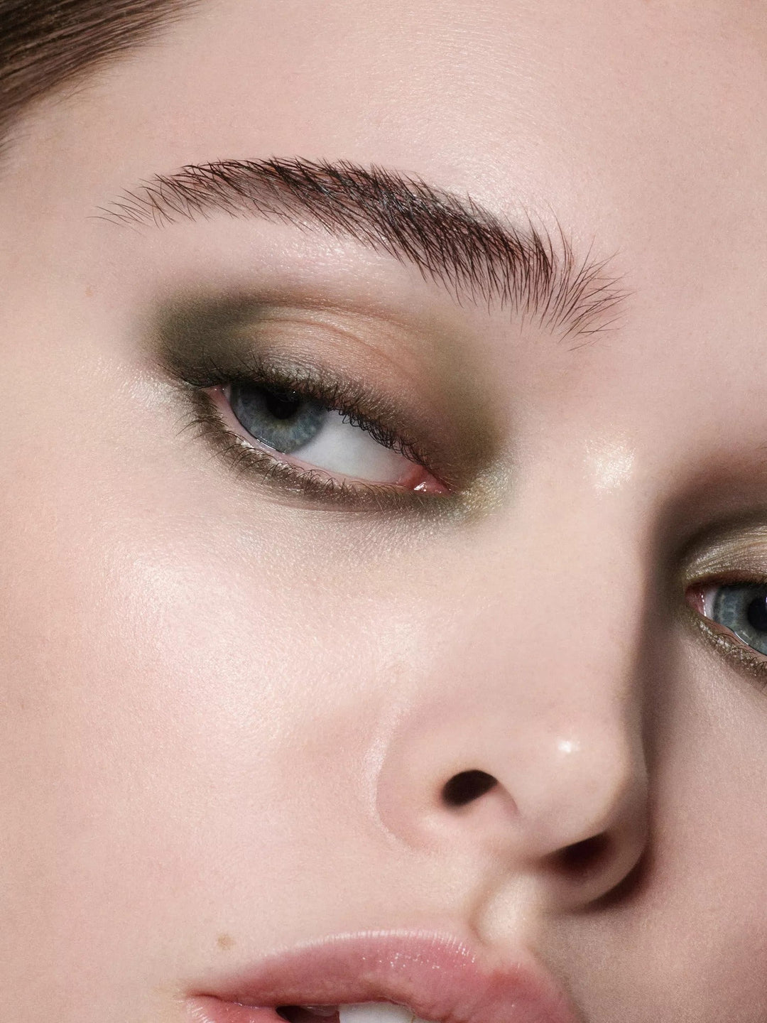 Eye Wardrobe Refillable Eyeshadow Palette - GLAM MODA