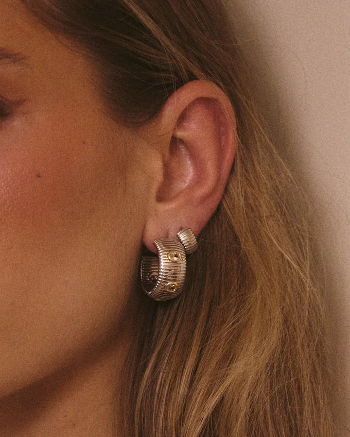 The Pave Georgia Ridged Hoops - Gold - GLAM MODA