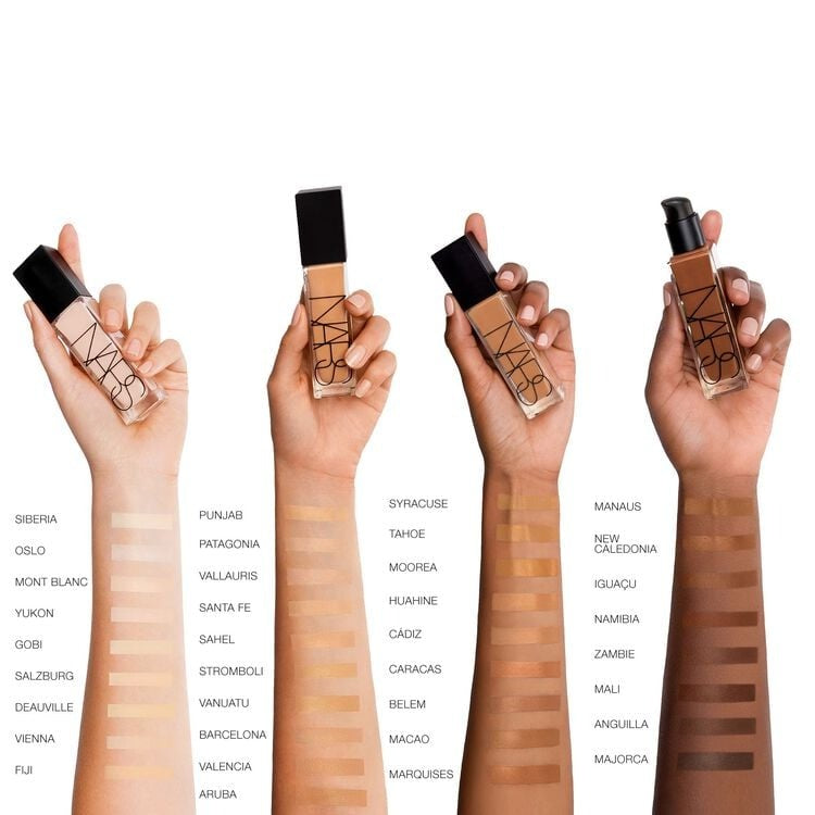Natural Radiant Longwear Foundation - GLAM MODA