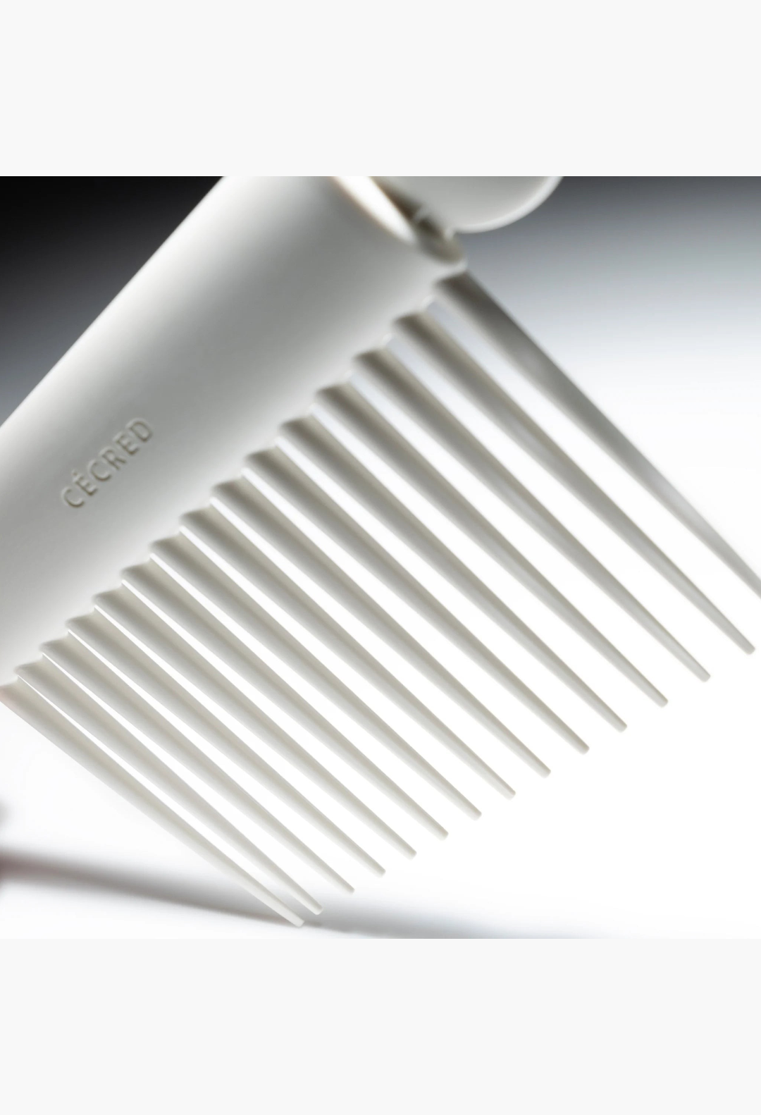 GLAM MODA Rake Comb with extra-long tapered teeth for gentle detangling and voluminous hair styling