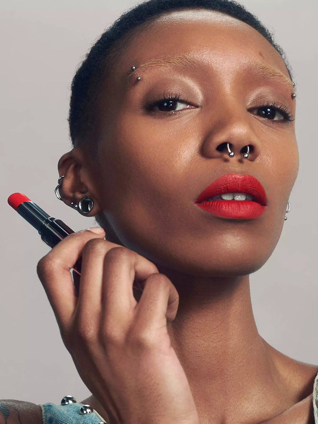Famous Lipcolour Matte Hydrating Lipstick 3g - GLAM MODA