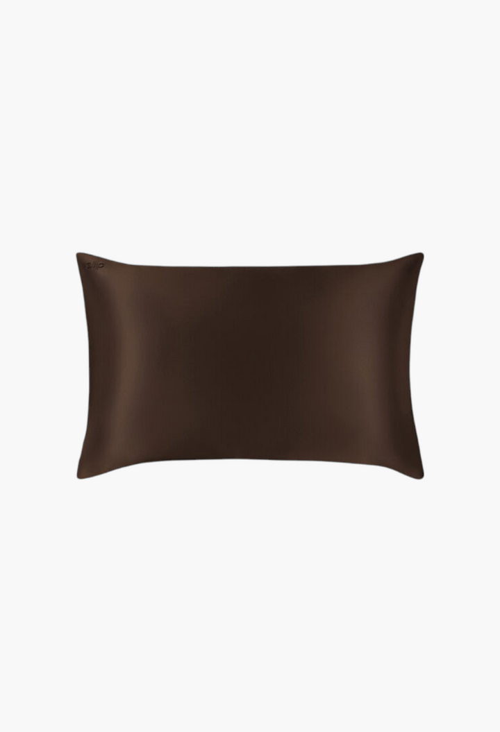 GLAM MODA chocolate brown queen size pure silk pillowcase with a smooth, lustrous finish for hair and skin care.
