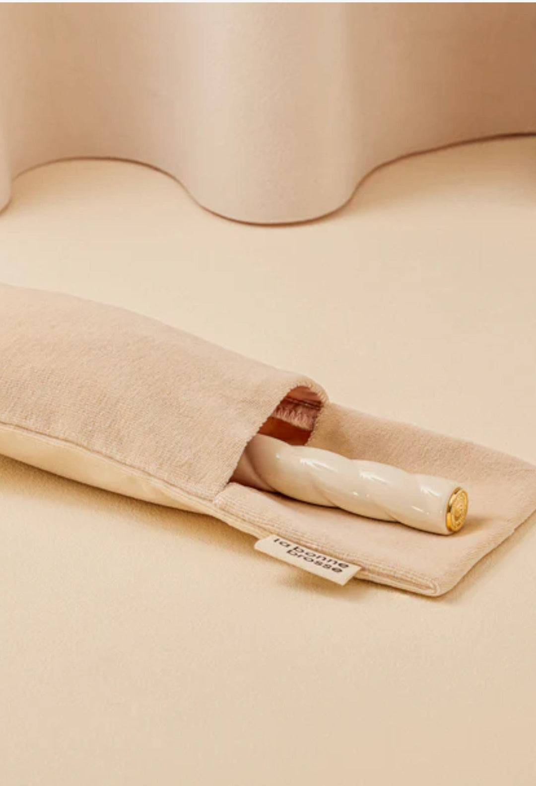 White Cream - The Essential Detangling & Care Brush - GLAM MODA
