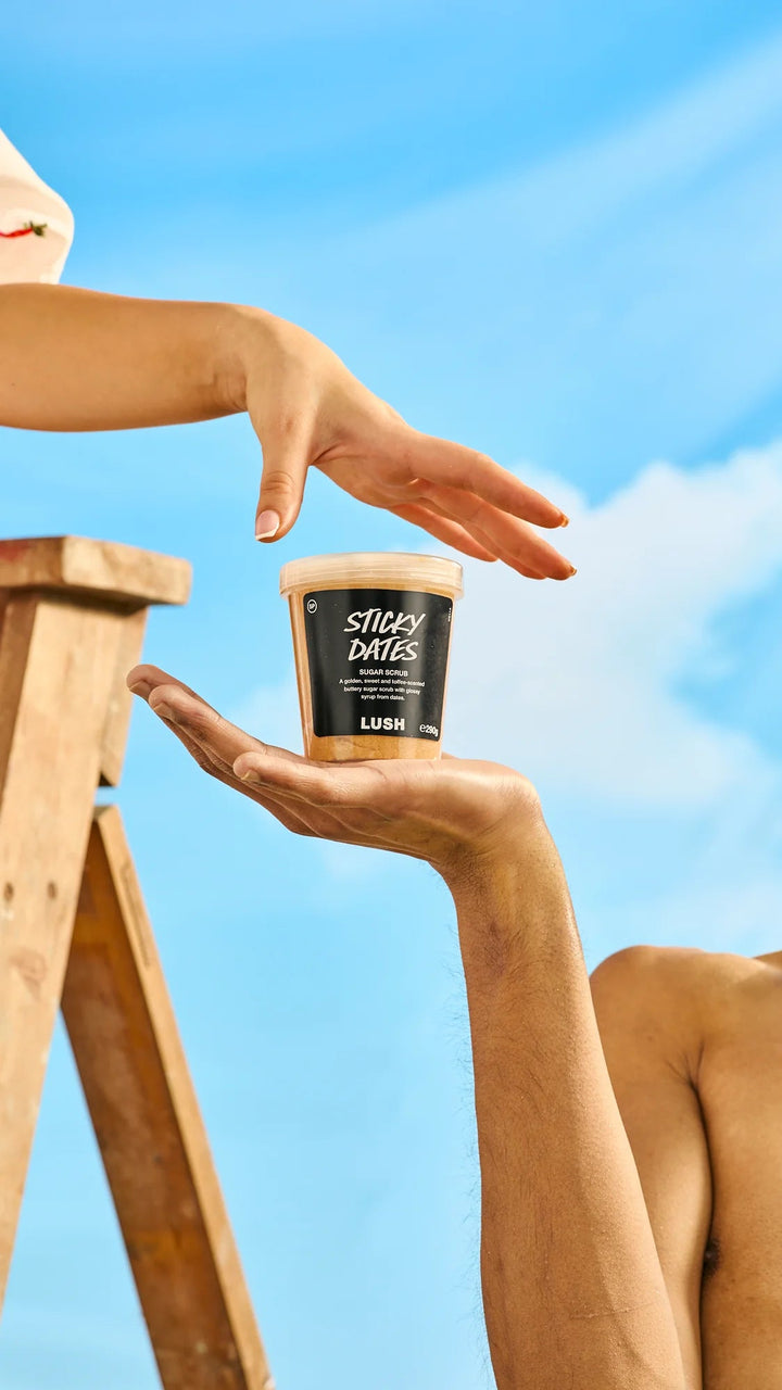 Sticky Dates - Body Scrub Golden Toffee-Scented Scrub - GLAM MODA