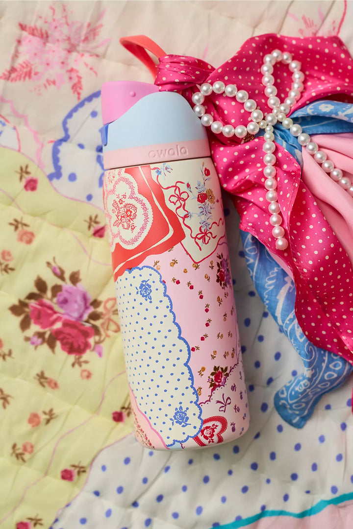 Owala UO Exclusive Hankies Print FreeSip 32 oz Water Bottle - GLAM MODA