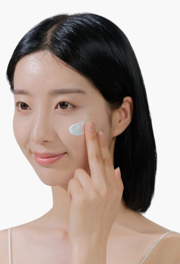Madagascar Centella Hyalu-Cica Water-Fit Sun Serum - GLAM MODA