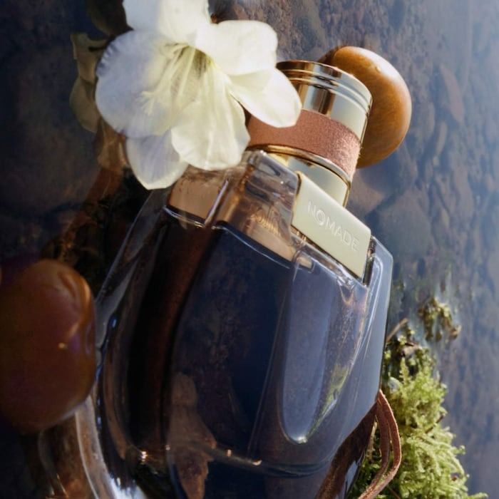 Nomade Eau de Parfum with Freesia Flower, Cherry Plum & Oak Moss - GLAM MODA