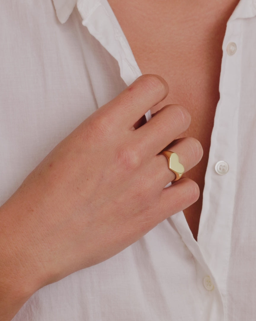 Louise Heart Signet Ring