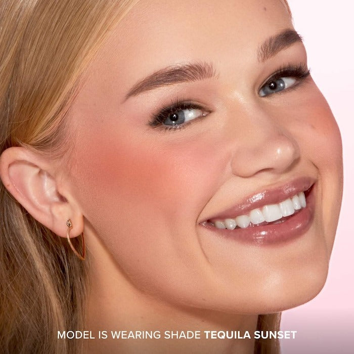 Cloud Crush Blurring Powder Blush - GLAM MODA